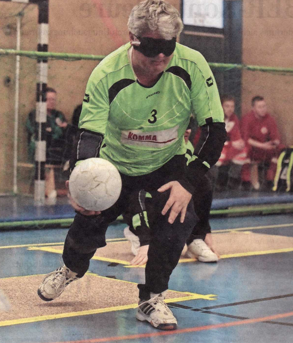 Torballer Holger Dreher im Spiel